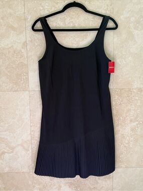 SPANX Yes Pleats Dress Medium NWT Black Shapewear Built In Smoothing Pleated Hem